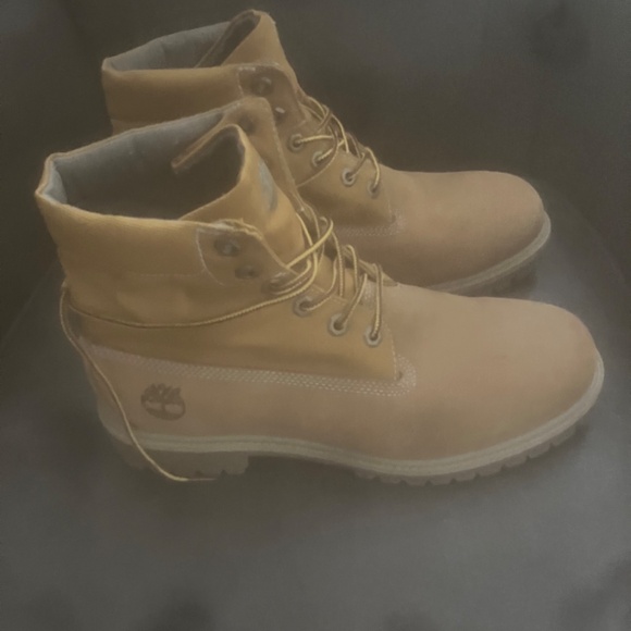 Timberland Boots - Picture 3 of 5